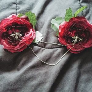 Hot Topic Silver Bee Collar Chain